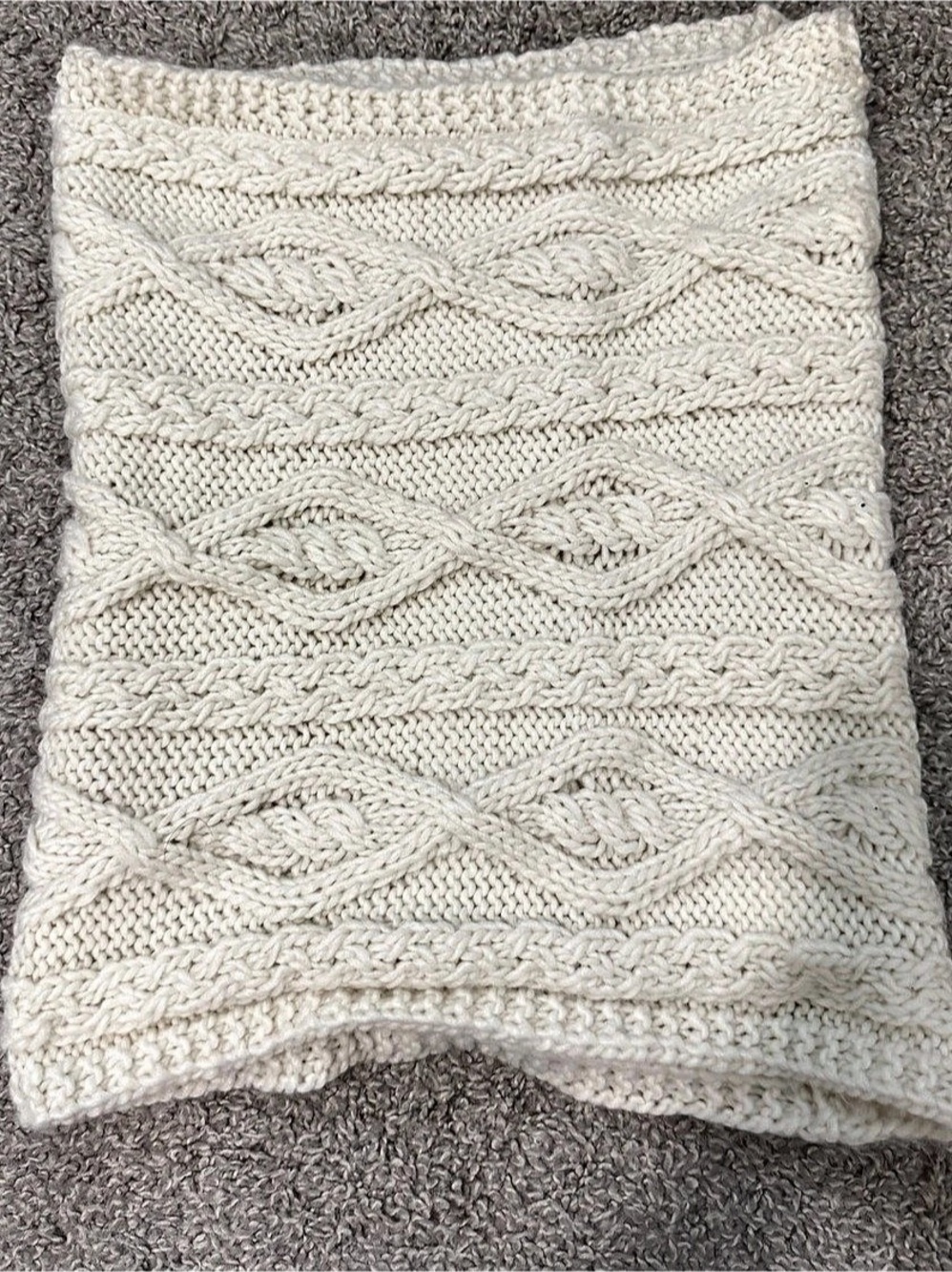 Cable Knit Infinity Scarf in White Like New